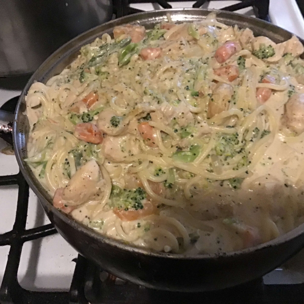 Creamy Chicken and Shrimp Alfredo