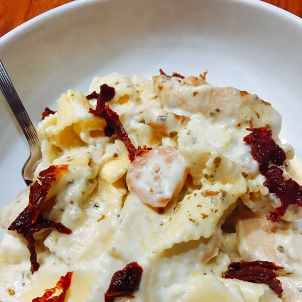 Creamy Chicken and Shrimp Alfredo