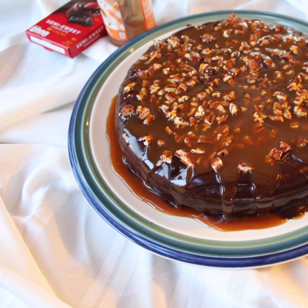 Turtle Fudge Skillet Cake