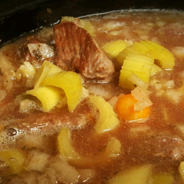 Mom's Italian Beef Barley Soup