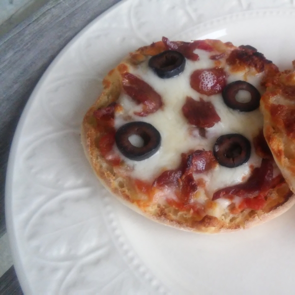 Quick and Easy Mini Salsa Pizzas