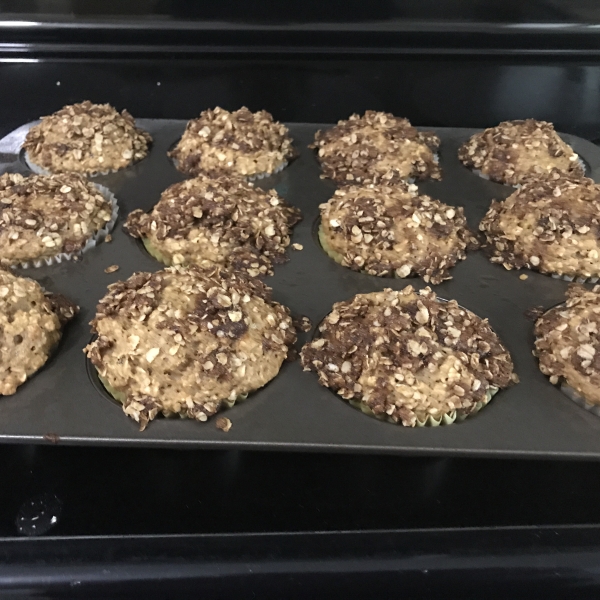 Applesauce-Oat Muffins