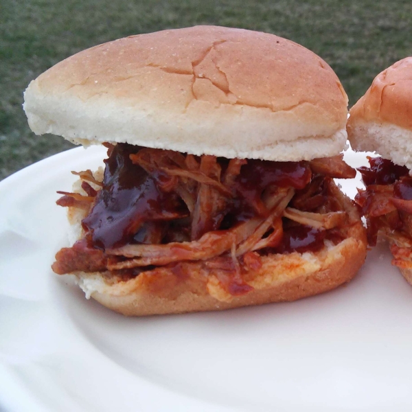 Instant Pot Pulled Pork Sandwiches