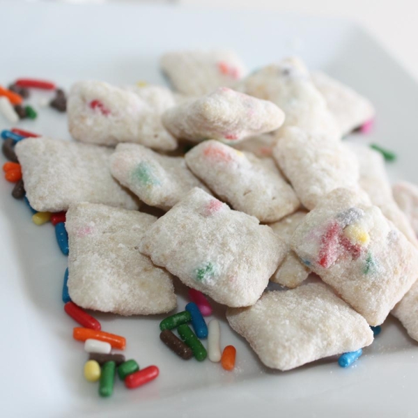 Confetti White Puppy Chow