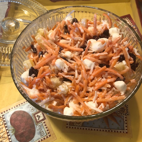 Spiralized Carrot Ambrosia Salad