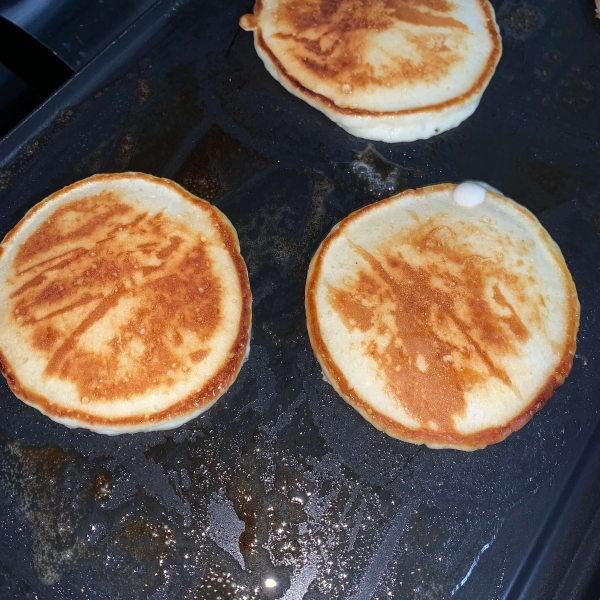 Truck-Stop Buttermilk Pancakes