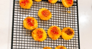 Cheesy Thumbprint Appetizers with Hot Pepper Jelly