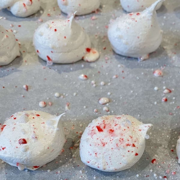 Peppermint Meringues