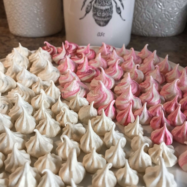 Peppermint Meringues