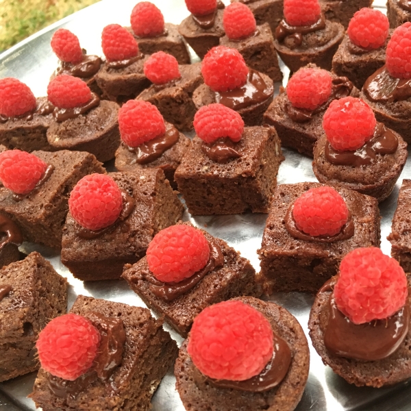 Mini Dessert Brownies with Raspberries