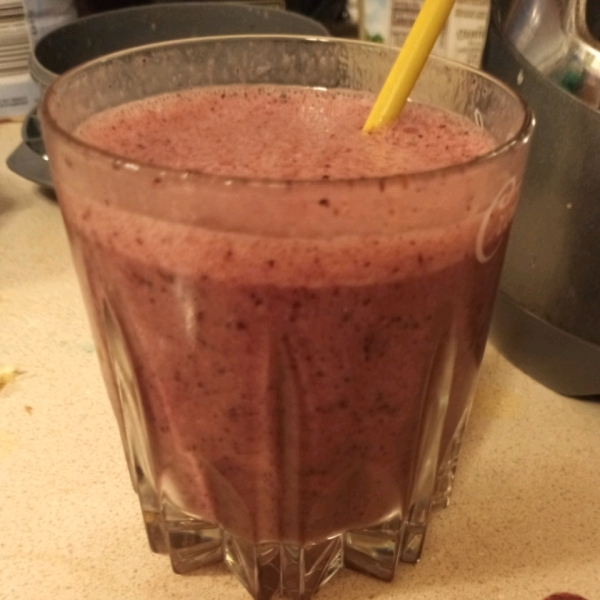 Healthy Berry and Spinach Smoothie