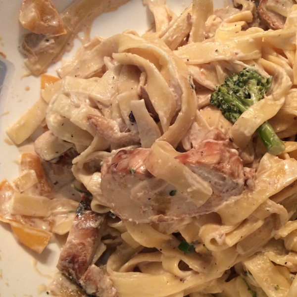 Herbed Chicken and Fettuccini