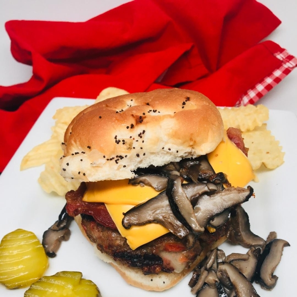 Gourmet Bacon-Mushroom Cheeseburger