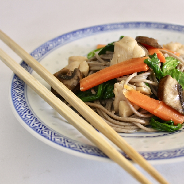 Sesame Soba Noodles with Chicken Thighs and Vegetables