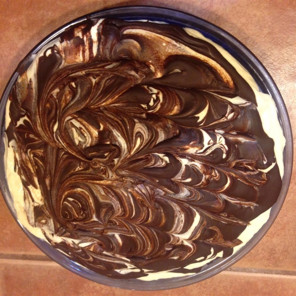 Low-Carb Chocolate Swirl Cheesecake