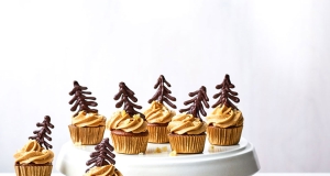 Ghirardelli Mini Gingerbread-Chocolate Chip Cupcakes With Molasses Buttercream