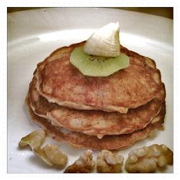 Deliciously Healthy Paleo Pancakes With Banana and Walnuts