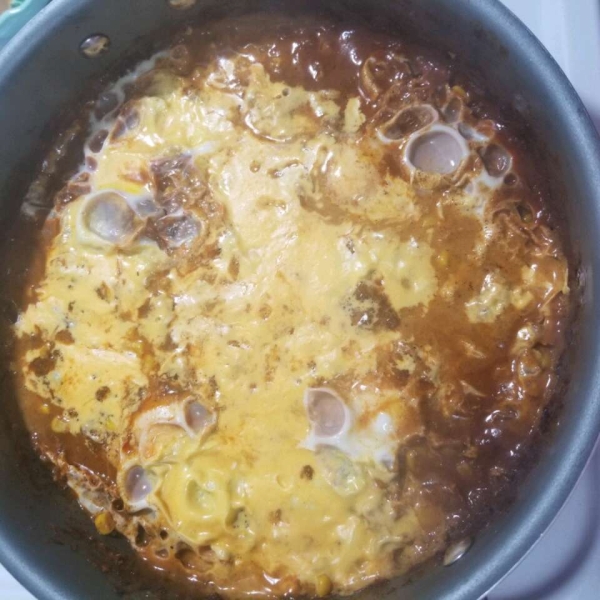 Skillet Chili 'N Eggs