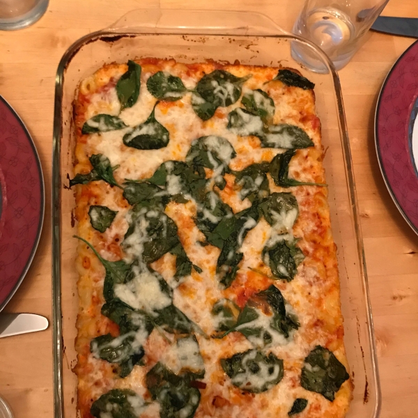 Macaroni and Cheese Pizza Bake