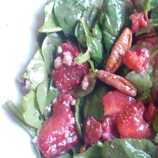 Strawberry and Spinach Salad with Honey Balsamic Vinaigrette