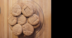 4-Ingredient Keto Peanut Butter Cookies