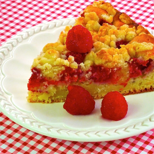 Raspberry-Sour Cream Crumb Cake