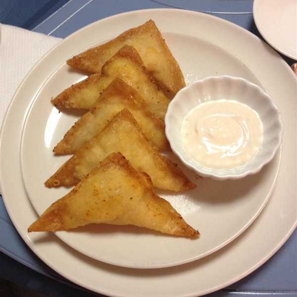 Crispy Buffalo Chicken Wontons