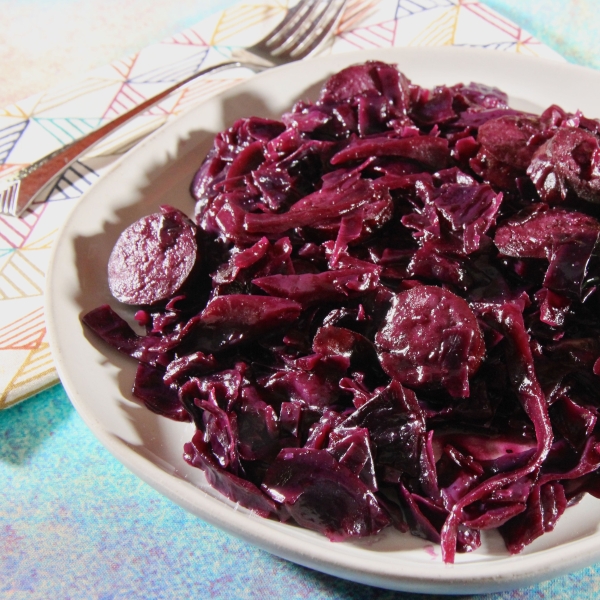 Polish Sausage with Red Cabbage
