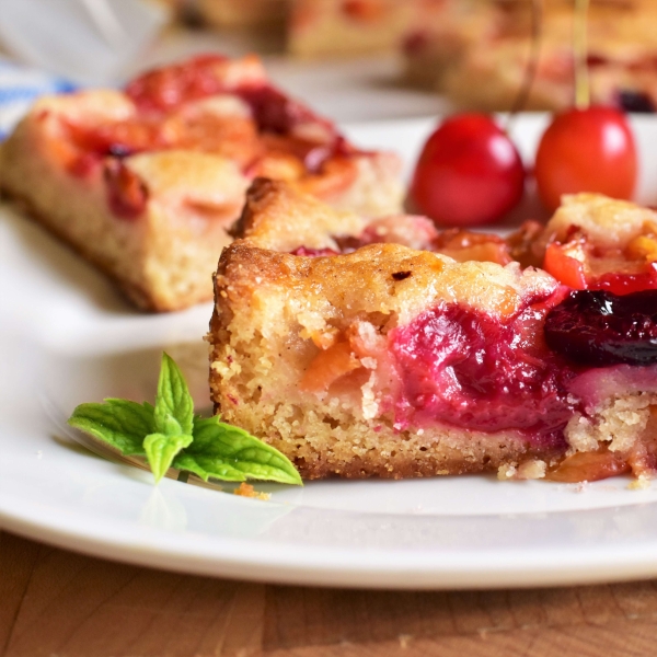 Fresh Cherry Cake