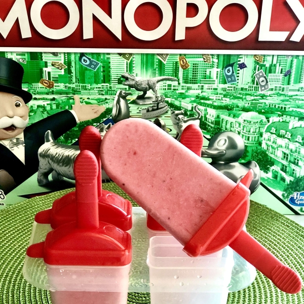 Skinny Creamy Strawberry Pops