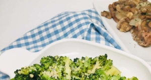 Quick and Easy Garlic Broccoli with Parmesan