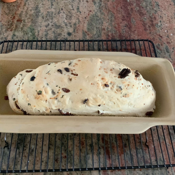 No-Knead Sun-dried Tomato Garlic Basil Bread