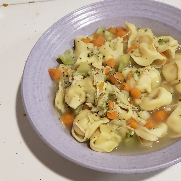 Chicken Tortellini Soup with Broccoli