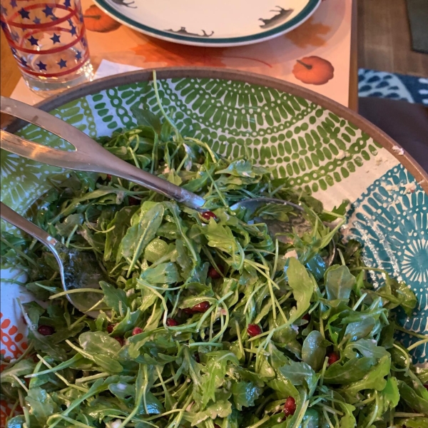 Arugula Salad with Goat Cheese and Pomegranate