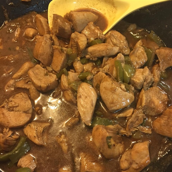 Chicken with Green Peppers in Black Bean Sauce