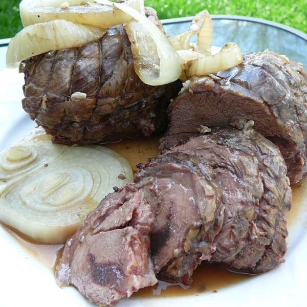 Slow Cooker Apple-Scented Venison Roast