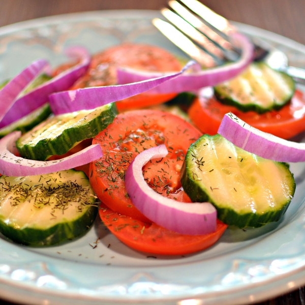 Crispy Cucumbers and Tomatoes in Dill Dressing