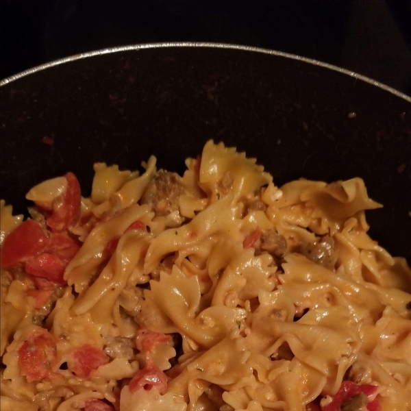 Bow Ties with Sausage, Tomatoes, and Cream