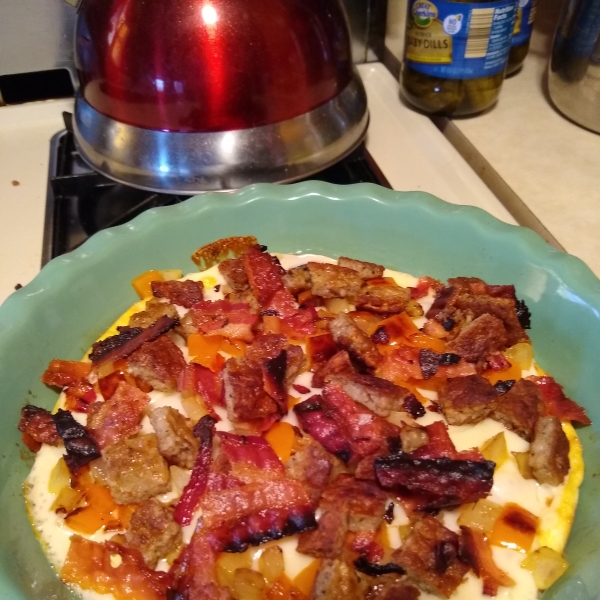 Low-Carb Deep-Dish Breakfast Pizza