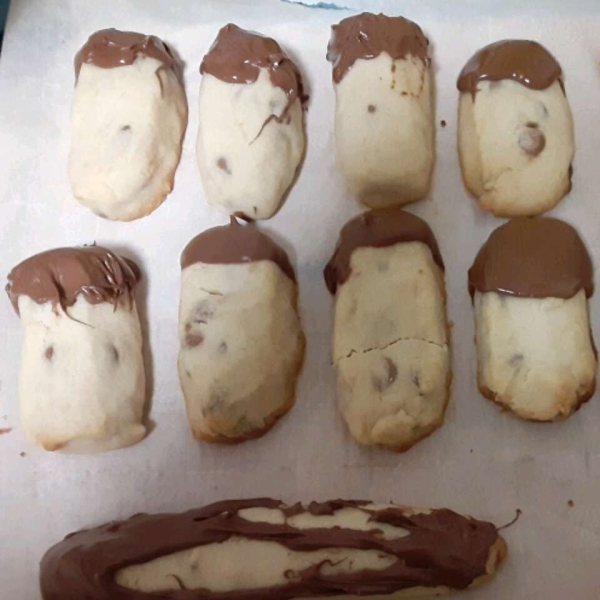 Mini Chocolate Chip Shortbread Cookies