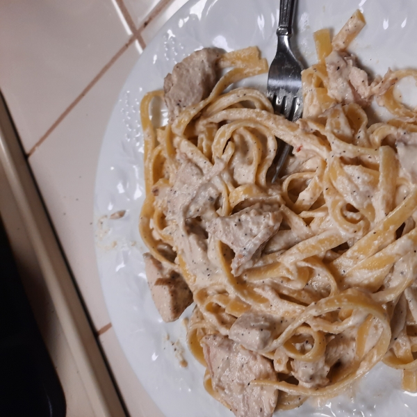 Lighter Chicken Fettuccine Alfredo