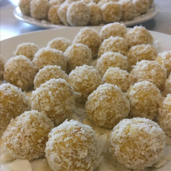 Raw-Vegan Mango Coconut Truffles