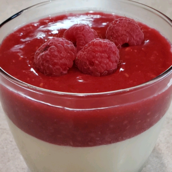 Lemon Panna Cotta With Raspberry-Orange Sauce