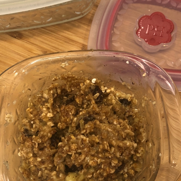 Microwaved Oatmeal Cookie Breakfast Cup