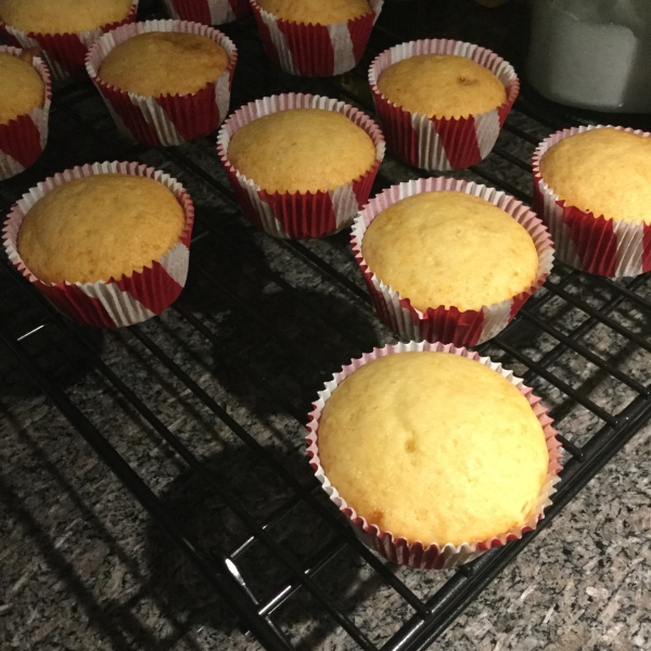 Honey Cupcakes with Strawberries