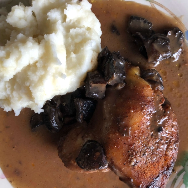 Mushroom Chicken in Sour Cream Sauce
