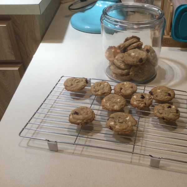 White Chocolate Chip Oatmeal Cookies