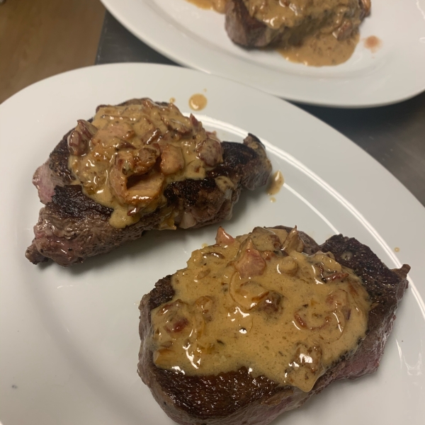 Filet Mignon with Bacon Cream Sauce