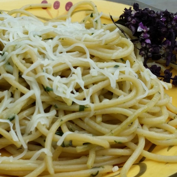 Garlic and Thai Basil Spaghetti