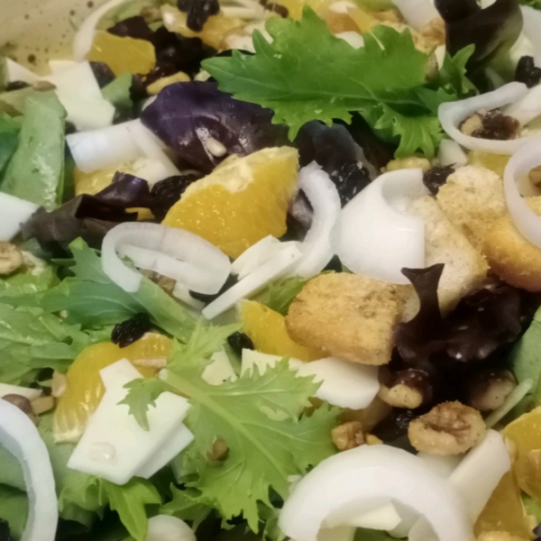 Orange, Walnut, Gorgonzola and Mixed Greens Salad with Fresh Citrus Vinaigrette